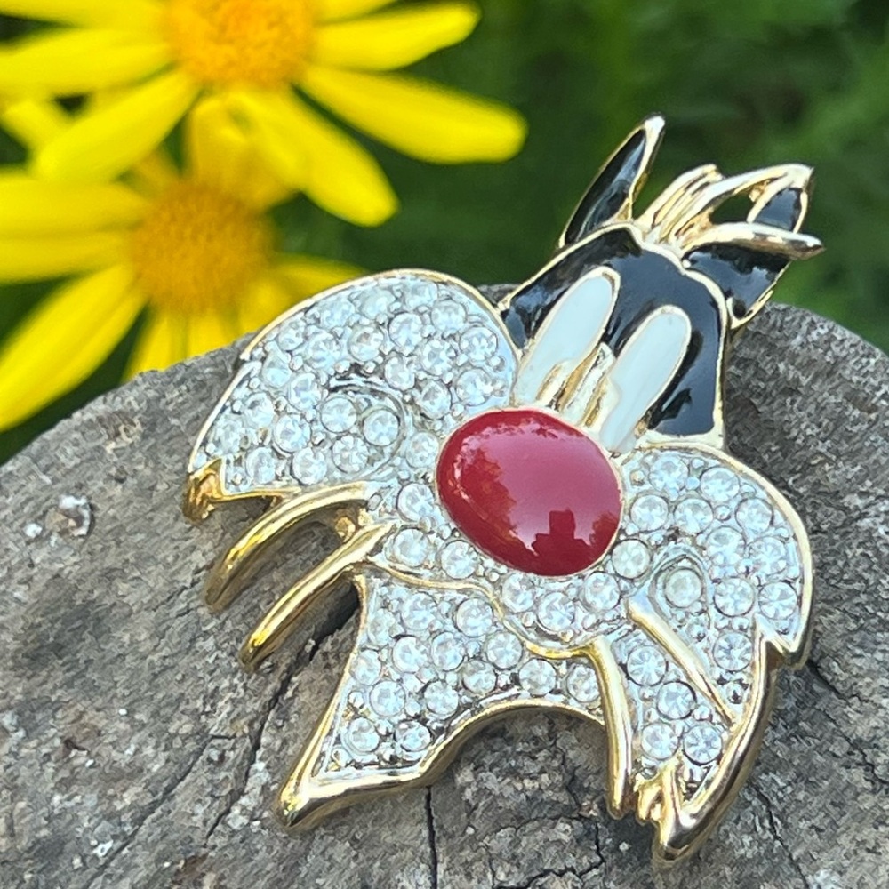 Vintage Looney Tunes Sylvester the Cat Enamel & Rhinestone Brooch – 2” x 1.75”